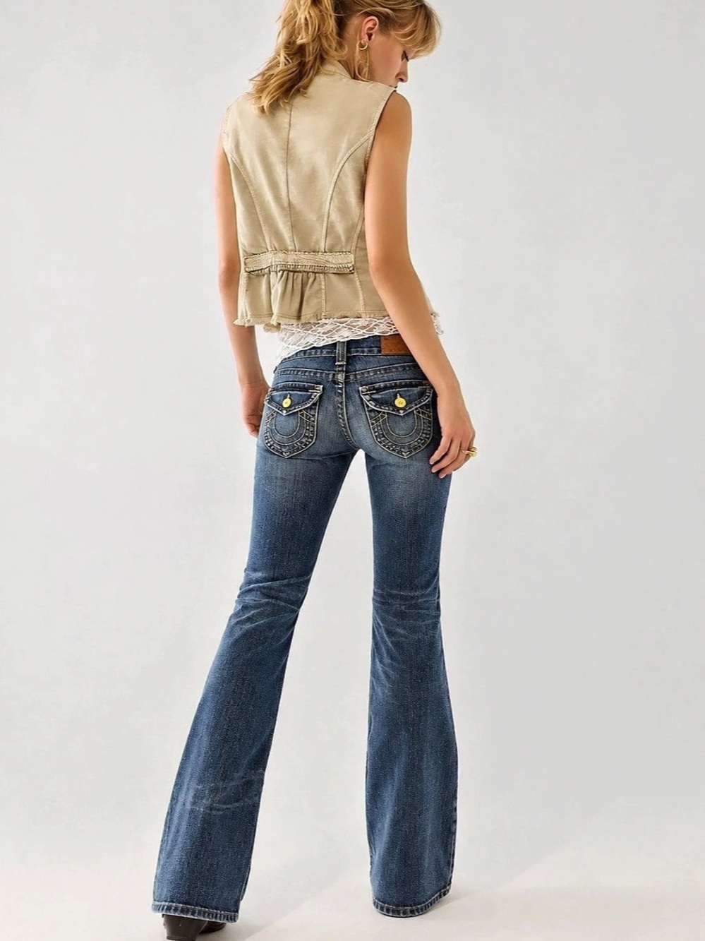 485. True Religion Semi Flare Jeans Waist 26